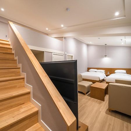 Mono Hotel Suwon Luaran gambar