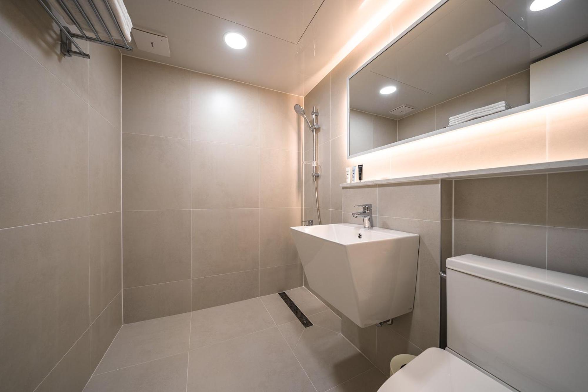 Mono Hotel Suwon Luaran gambar